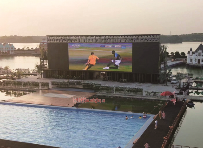 益陽皇家湖旅游度假區游泳池